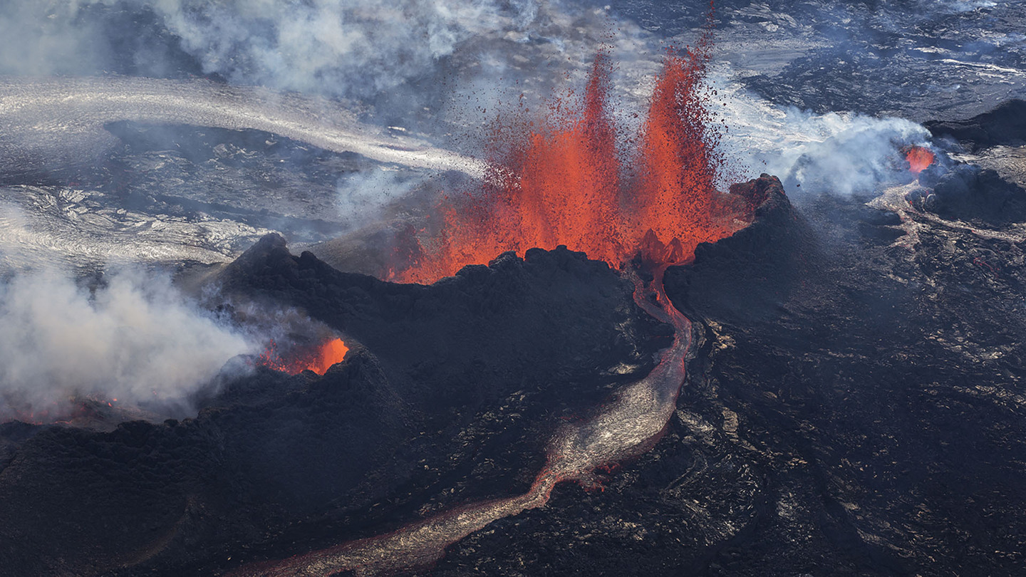 holuhraun-volcano-eruption-3-guide-to-iceland